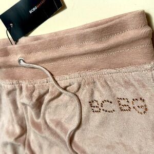 WOW POSHMARK - Authentic NWT BCBG MAXAZRIA Velour Pants